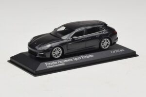 Porsche Panamera 971 4 E-Hybrid Sport Turismo Pelēks Minichamps 1:43 410066112 Metāls — attēls 2 no 5