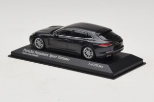 Porsche Panamera 971 4 E-Hybrid Sport Turismo Pelēks Minichamps 1:43 410066112 Metāls — attēls 3 no 5