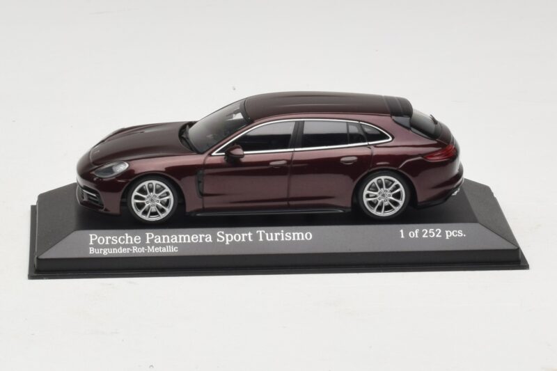 Porsche Panamera 971 Sport Turismo 4S Sarkans Minichamps 1:43 410066110 Metāls