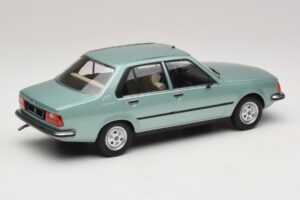Renault 18 Gaiši Zaļš MCG 1:18 MCG18596 Metāls — attēls 2 no 6