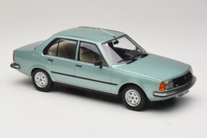 Renault 18 Gaiši Zaļš MCG 1:18 MCG18596 Metāls — attēls 4 no 6