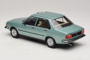 Renault 18 Gaiši Zaļš MCG 1:18 MCG18596 Metāls — attēls 5 no 6