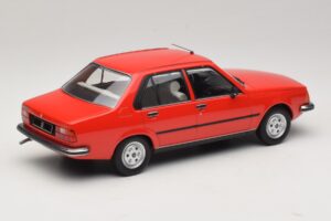 Renault 18 Sarkans MCG 1:18 MCG18595 Metāls — attēls 2 no 6