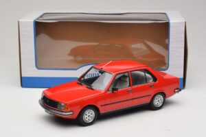 Renault 18 Sarkans MCG 1:18 MCG18595 Metāls — attēls 6 no 6