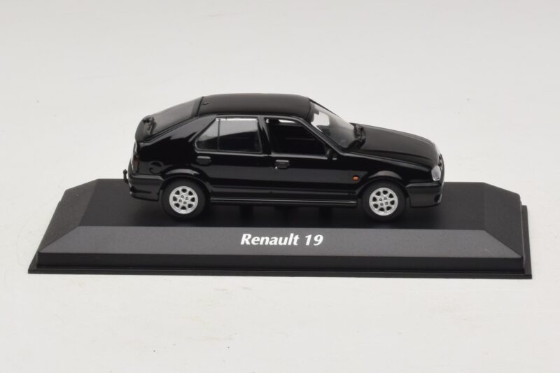 Renault 19 Melns Maxichamps 1:43 Renault 19 Melns Maxichamps 1:43 940113701 Metāls
