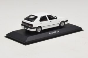 Renault 19 Balts Maxichamps 1:43 940113700 Metāls — attēls 2 no 5