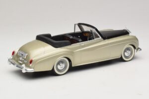 Rolls-Royce Silver Cloud II Sudrabs Solido 1:18 8006 Metāls — attēls 2 no 6