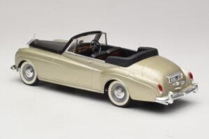 Rolls-Royce Silver Cloud II Sudrabs Solido 1:18 8006 Metāls — attēls 5 no 6
