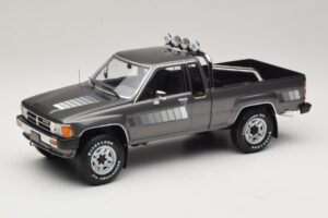 Toyota Hilux N50 Xtra Cab 4x4 Pelēks Metālisks KK-Scale 1:18 KKDC181563 Metāls