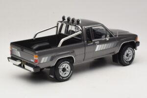 Toyota Hilux N50 Xtra Cab 4x4 Pelēks Metālisks KK-Scale 1:18 KKDC181563 Metāls — attēls 2 no 6