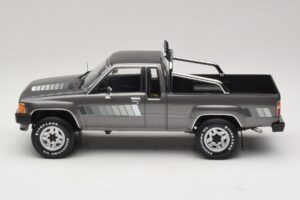 Toyota Hilux N50 Xtra Cab 4x4 Pelēks Metālisks KK-Scale 1:18 KKDC181563 Metāls — attēls 3 no 6