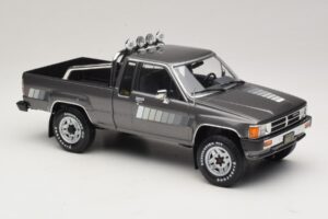 Toyota Hilux N50 Xtra Cab 4x4 Pelēks Metālisks KK-Scale 1:18 KKDC181563 Metāls — attēls 4 no 6