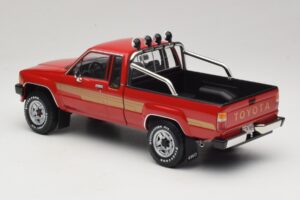 Toyota Hilux N50 Xtra Cab 4x4 Sarkans KK-Scale 1:18 KKDC181562 Metāls — attēls 5 no 6