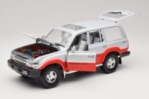 Toyota Land Cruiser J80 Sudraba Sarkans Road Legends 1:18 92098 Metāls — attēls 2 no 8