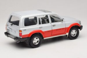 Toyota Land Cruiser J80 Sudraba Sarkans Road Legends 1:18 92098 Metāls — attēls 3 no 8