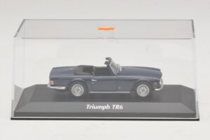 Triumph TR6 Tumši Zils Maxichamps 1:43 940132570 Metāls — attēls 4 no 5