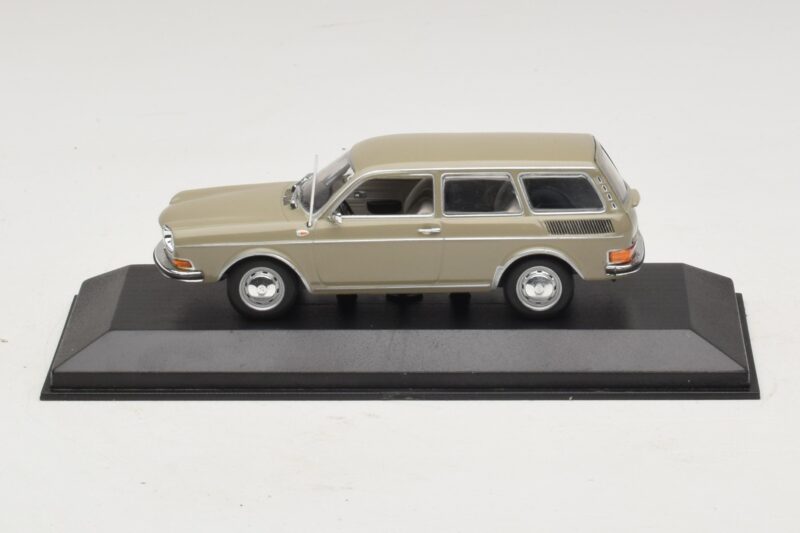 Volkswagen 411 LE Variant Savanna Beige Minichamps 1:43 400051114 Metāls