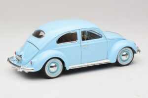 Volkswagen Beetle Zils Bburago 1:18 3381 Metāls — attēls 3 no 8