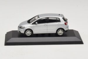 Volkswagen Golf Plus Mk5 Sudrabains Aizstājējkaste Minichamps 1:43 400054370-R1 Metāls