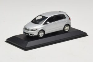 Volkswagen Golf Plus Mk5 Sudrabains Aizstājējkaste Minichamps 1:43 400054370-R1 Metāls — attēls 2 no 5