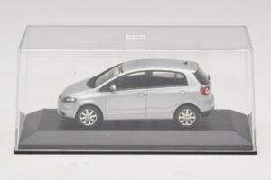 Volkswagen Golf Plus Mk5 Sudrabains Aizstājējkaste Minichamps 1:43 400054370-R1 Metāls — attēls 4 no 5