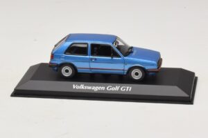 Volkswagen Golf GTI Mk2 Zils Metālisks Maxichamps 1:43 940054120 Metāls