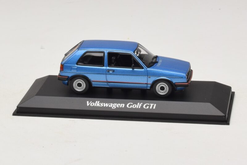 Volkswagen Golf GTI Mk2 Zils Metālisks Maxichamps 1:43 940054120 Metāls