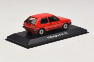 Volkswagen Golf GTI Mk2 Sarkans Maxichamps 1:43 940054121 Metāls — attēls 2 no 5