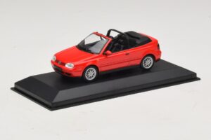 Volkswagen Golf Mk4 Kabriolets Sarkans Dīlera Izdevums Minichamps 1:43 GOLF006 Metāls — attēls 2 no 5