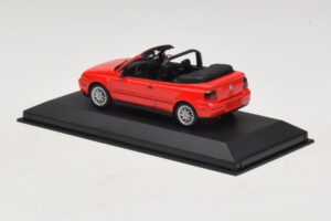 Volkswagen Golf Mk4 Kabriolets Sarkans Dīlera Izdevums Minichamps 1:43 GOLF006 Metāls — attēls 3 no 5