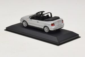 Volkswagen Golf Mk4 Kabriolets Sudrabains Dīlera Izdevums Minichamps 1:43 GOLF004 Metāls — attēls 3 no 5