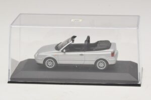 Volkswagen Golf Mk4 Kabriolets Sudrabains Dīlera Izdevums Minichamps 1:43 GOLF004 Metāls — attēls 4 no 5