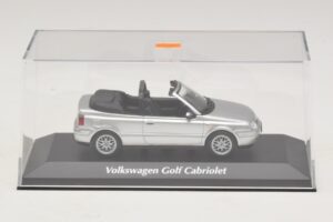 Volkswagen Golf Mk4 Kabriolets Sudrabains Maxichamps 1:43 940058331 Metāls — attēls 4 no 5