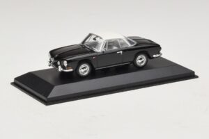 Volkswagen Karmann Ghia Melns ar baltu jumtu Minichamps 1:43 430050224 Metāls — attēls 2 no 5