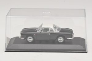 Volkswagen Karmann Ghia Melns ar baltu jumtu Minichamps 1:43 430050224 Metāls — attēls 4 no 5