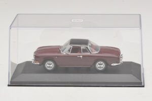 Volkswagen Karmann Ghia Sarkans Ar Melnu Jumtu Minichamps 1:43 GHIA002 Metāls — attēls 4 no 5