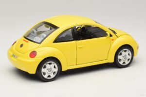 Volkswagen New Beetle A4 Dzeltens Bburago 1:18 3302 Metāls — attēls 3 no 8