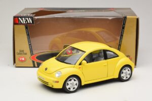 Volkswagen New Beetle A4 Dzeltens Bburago 1:18 3302 Metāls — attēls 8 no 8