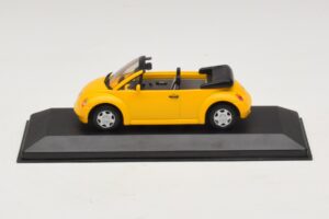 Volkswagen New Beetle Kabriolets Dzeltens Minichamps 1:43 BEETLE002 Metāls