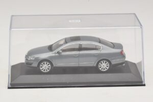 Volkswagen Passat B6 Pelēks Metālisks Minichamps 1:43 PASSAT006 Metāls — attēls 4 no 5