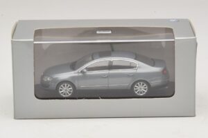 Volkswagen Passat B6 Pelēks Metālisks Minichamps 1:43 PASSAT006 Metāls — attēls 5 no 5