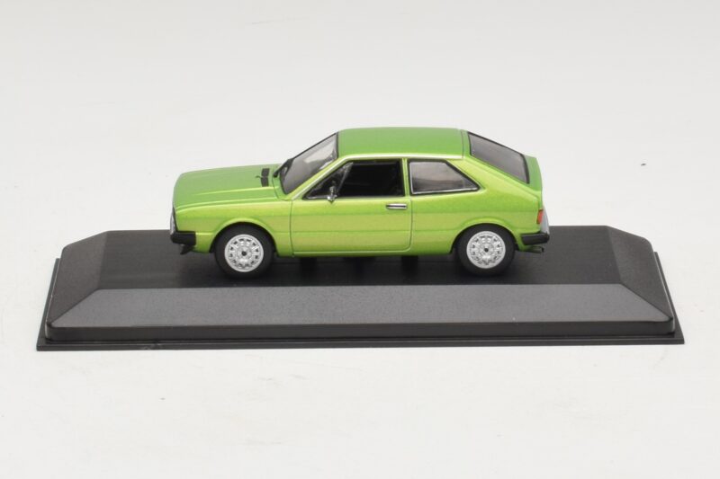 Volkswagen Scirocco Mk1 Zaļš Metālisks Aizvietotāja Kaste Maxichamps 1:43 Volkswagen Scirocco Mk1 Zaļš Metālisks Aizvietotāja Kaste Maxichamps 1:43 940050420-R1 Metāls