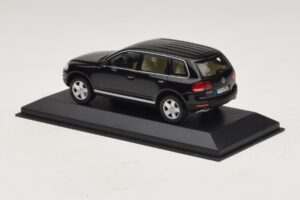 Volkswagen Touareg 7L Melns Minichamps 1:43 TOUAREG002 Metāls — attēls 3 no 5
