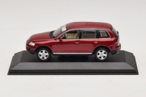 Volkswagen Touareg 7L Sarkans Minichamps 1:43 TOUAREG003 Metāls