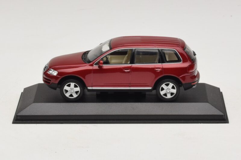 Volkswagen Touareg 7L Sarkans Minichamps 1:43 TOUAREG003 Metāls