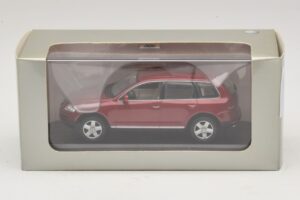 Volkswagen Touareg 7L Sarkans Minichamps 1:43 TOUAREG003 Metāls — attēls 5 no 5
