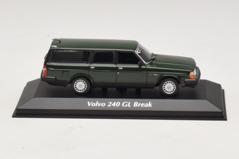 Volvo 240 GL Universāls Tumši Zaļš Maxichamps 1:43 Volvo 240 GL Universāls Tumši Zaļš Maxichamps 1:43 940171411 Metāls