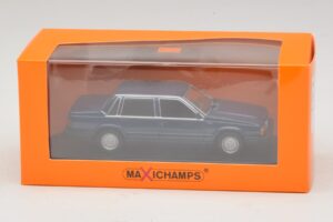 Volvo 740 Dark Blue Metallic Maxichamps 1:43 940171701 Metāls — attēls 5 no 5