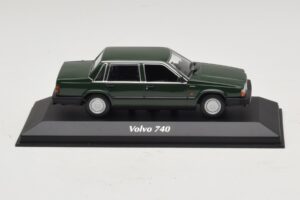Volvo 740 Tumši Zaļš Maxichamps 1:43 940171700 Metāls