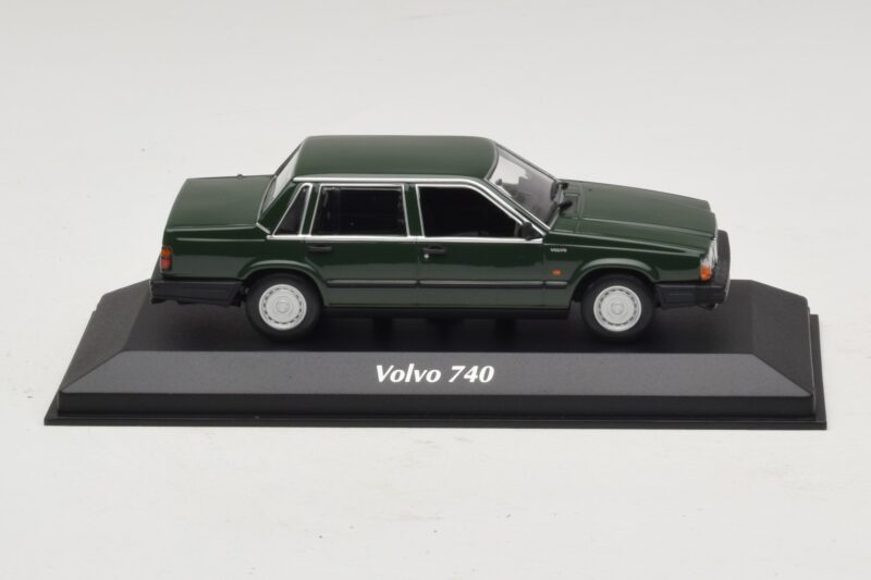 Volvo 740 Tumši Zaļš Maxichamps 1:43 Volvo 740 Tumši Zaļš Maxichamps 1:43 940171700 Metāls